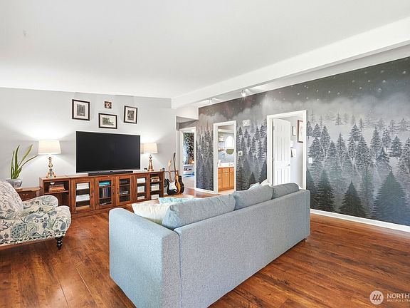 5th image of 5208 191st Street SW