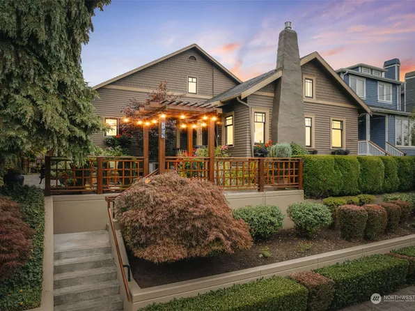 725 N 79th Street, Seattle, WA 98103