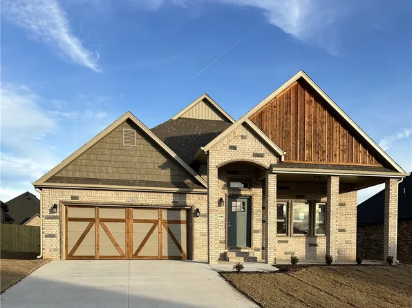 1100 Flat Rock St, Bentonville, AR 72713