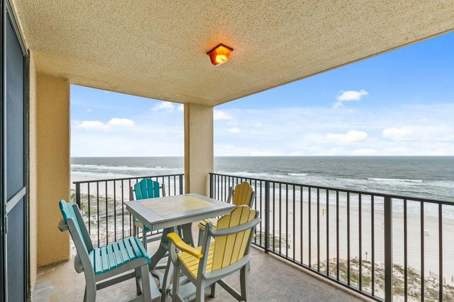 2 bed, 2.0 bath, 1065 sqft, $3,287 — Photo 2