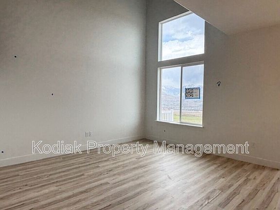5th image of 2702 N Blue Dawn Ln