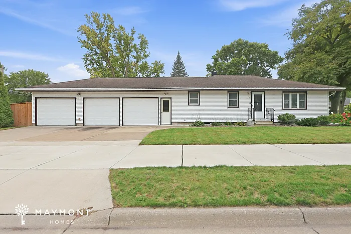 3 bed, 2.0 bath, 1608 sqft, $1,700 — Photo 1