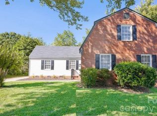 3909 Woodbriar Trl, Charlotte, NC 28205