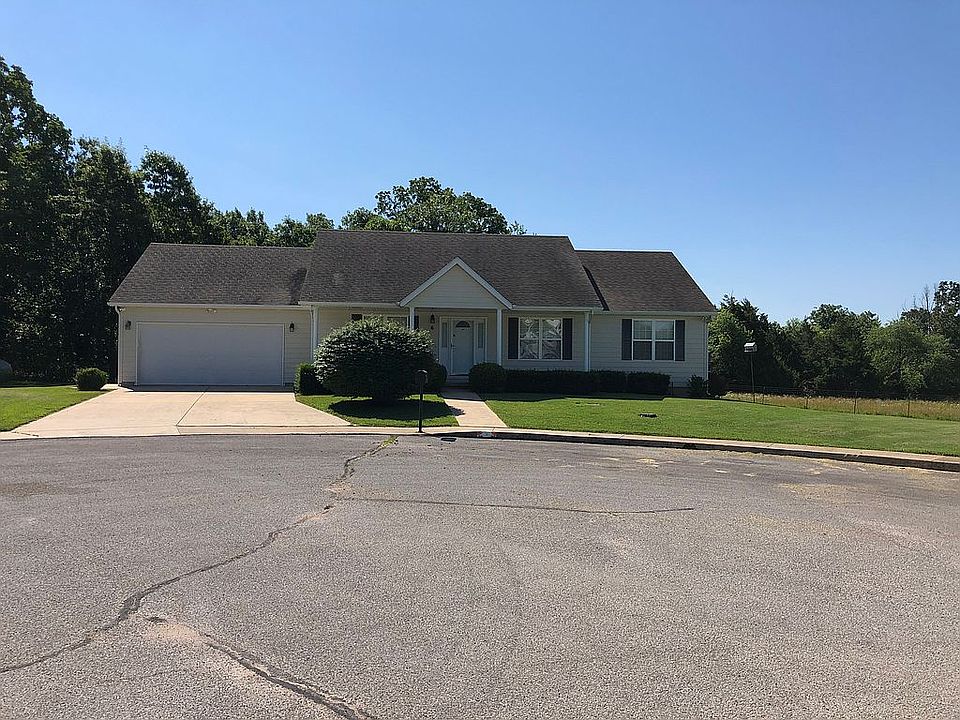 1st image of 6 Brady Ln