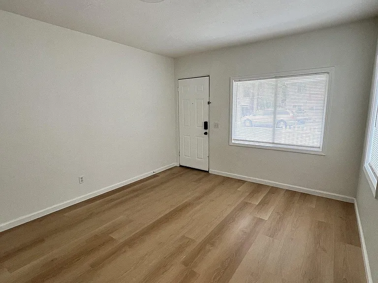 1910 Marin St — Photo 14