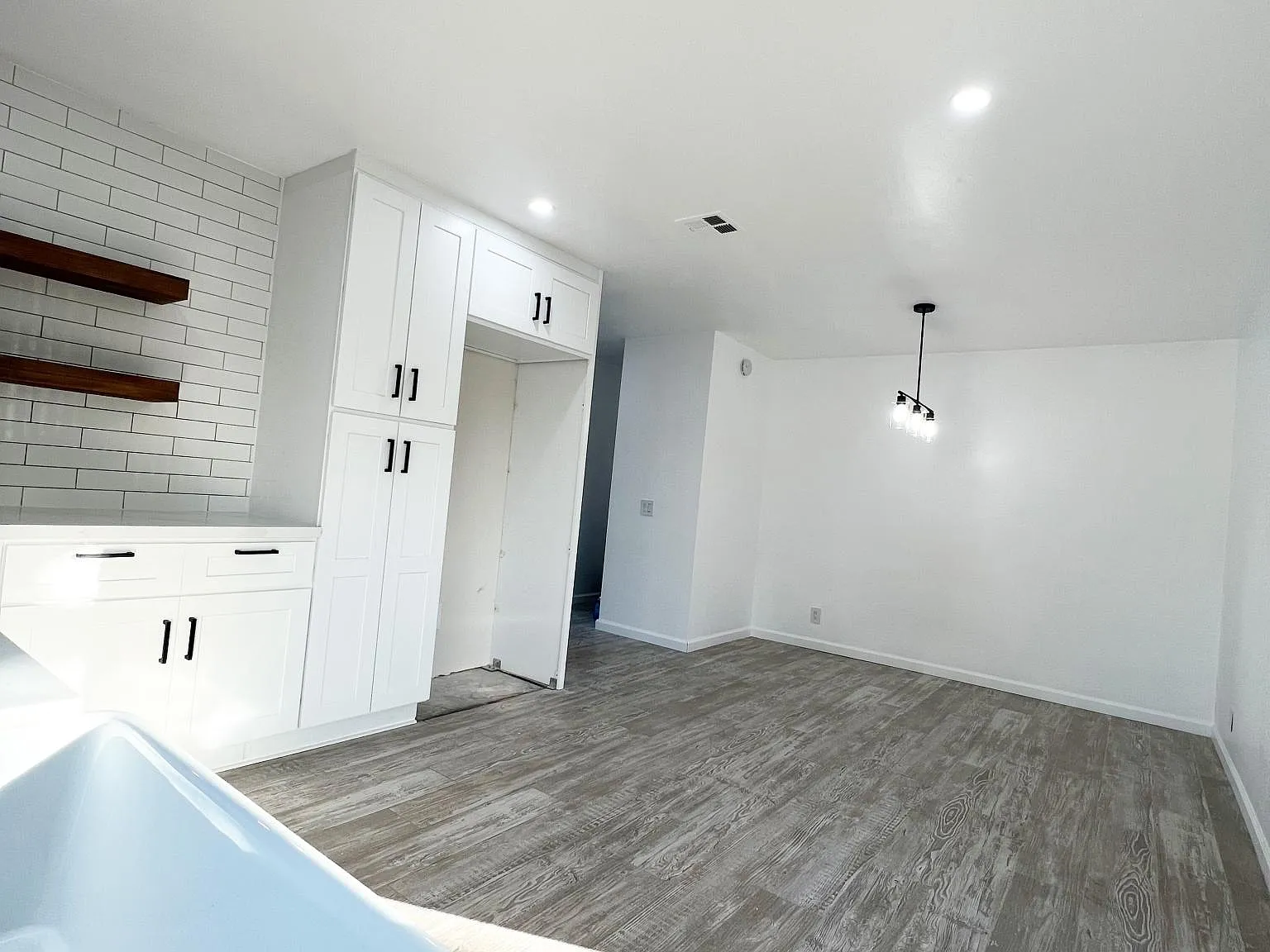 15448 Elm Ln — Photo 4