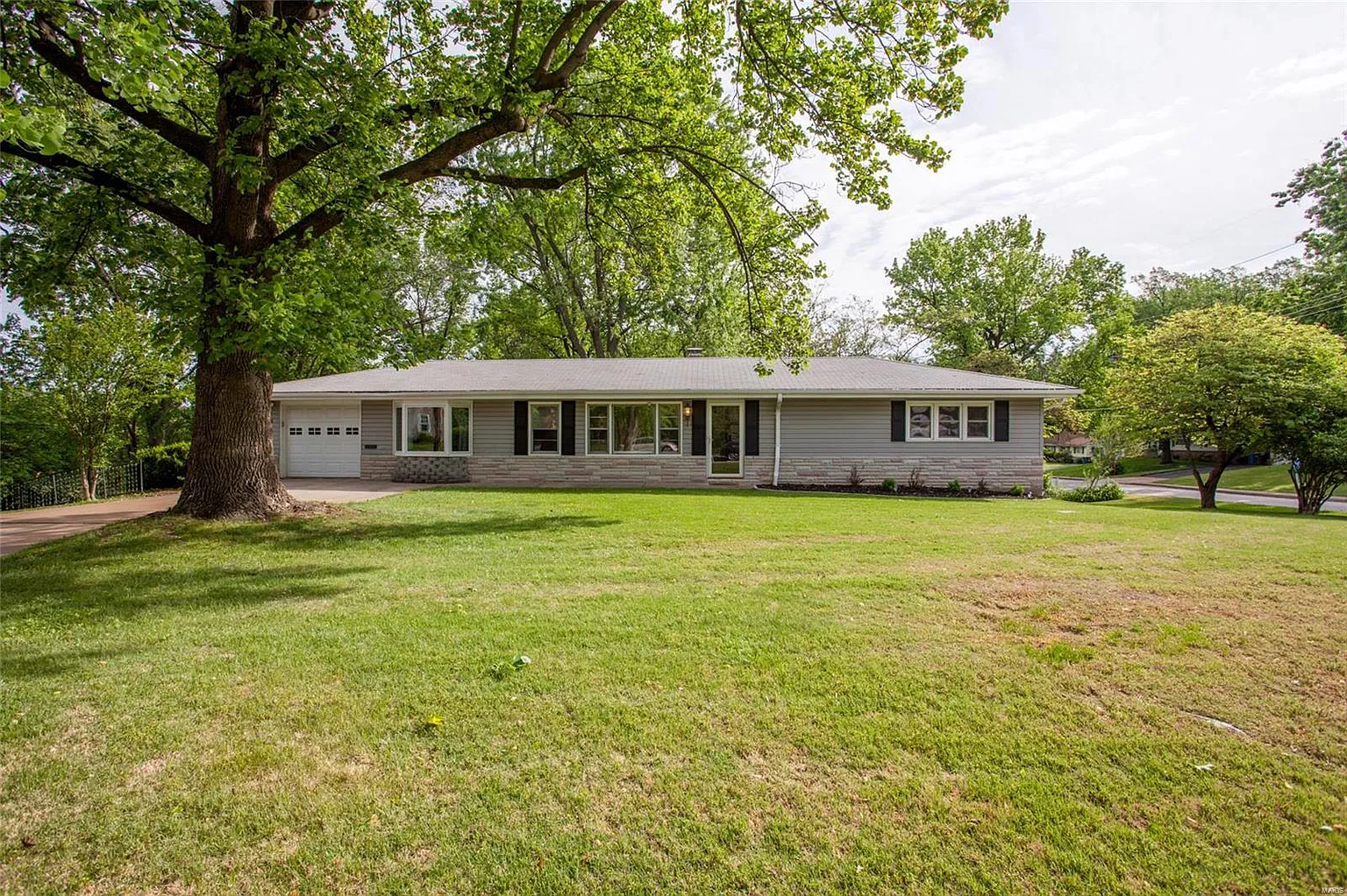 6105 Fee Fee Rd photo 1