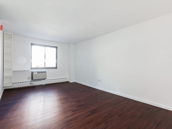 4th image of 80 Gold St APT 5J