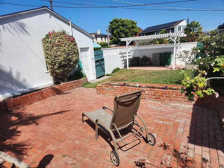3305 Buena Vista St — Photo 13