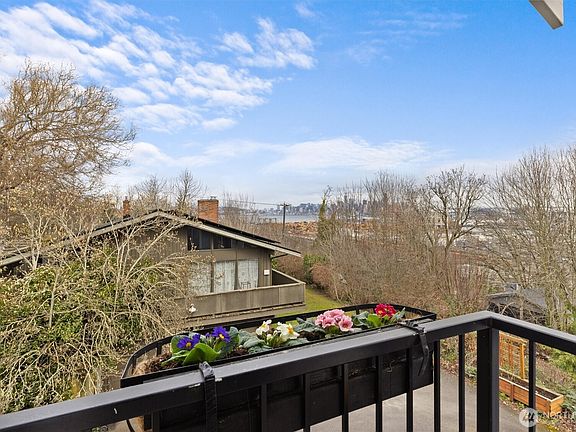 2nd image of 3414 33rd Avenue SW
