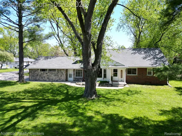 16840 Harrison St, Livonia, MI 48154