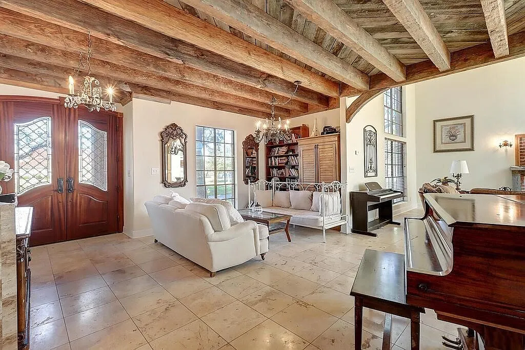 5 bed, 3.5 bath, 3259 sqft, $4,800 — Photo 4