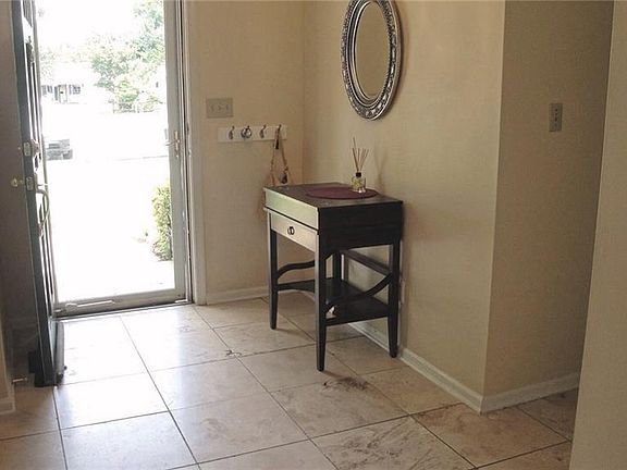 5th image of 4420 Drury Cir