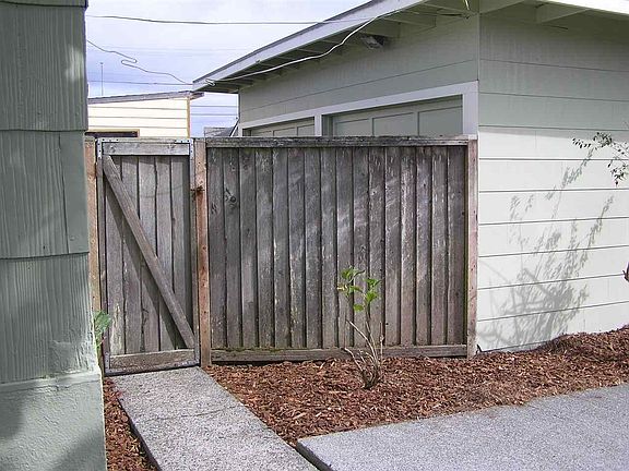 4th image of 365 Macken Ave