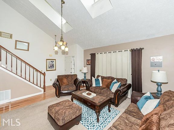5th image of 4900 Evergreen Valley Way