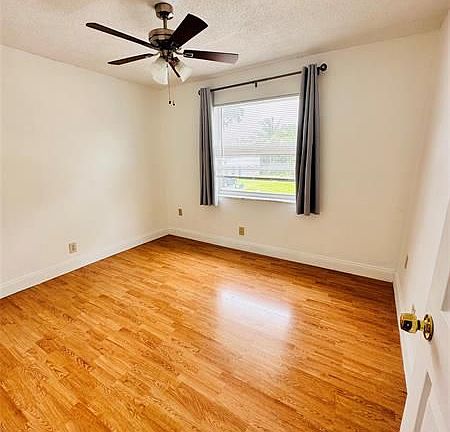 5th image of 353 Sunshine Dr