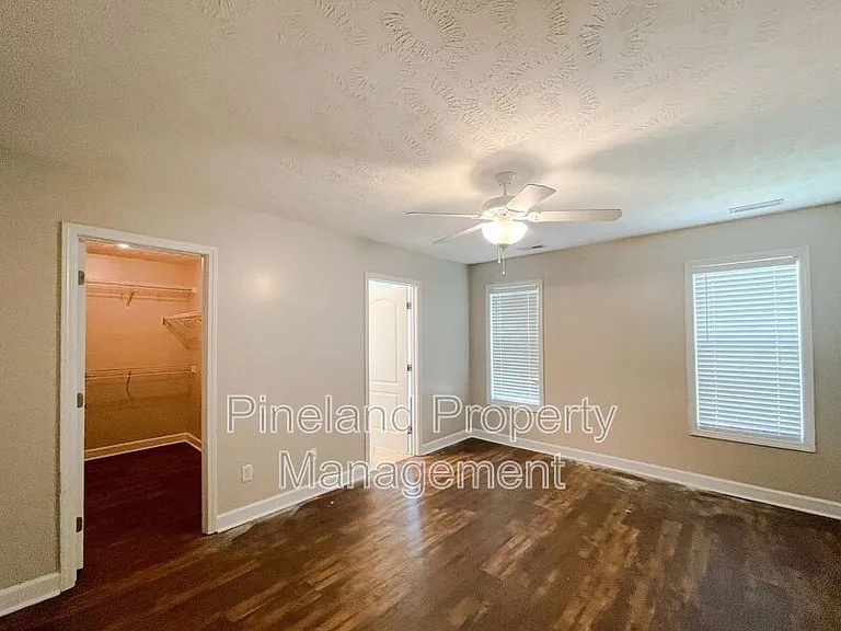 1621 Kershaw Loop — Photo 8