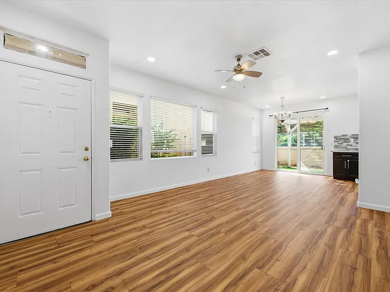 10294 Scripps Poway Pkwy #5 — Photo 6