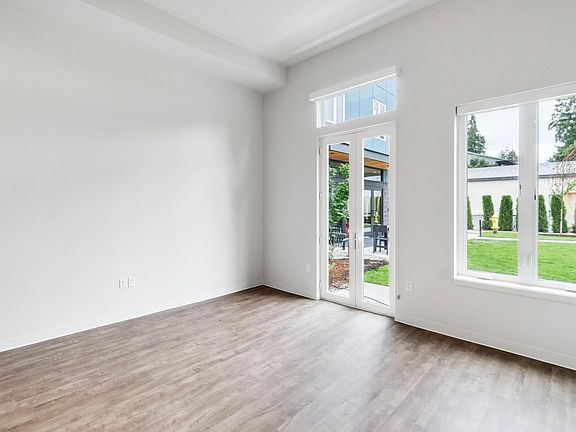 5th image of 44 6th Ave SE #112