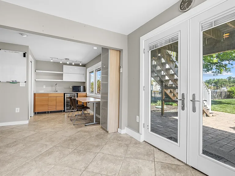201 Edgewater Dr #B — Photo 23