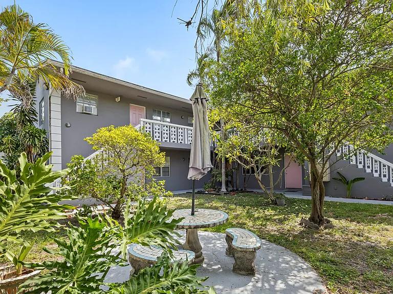 Key West 8-unit apartment building