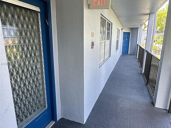 3rd image of 800 SW 125th Way APT 311O