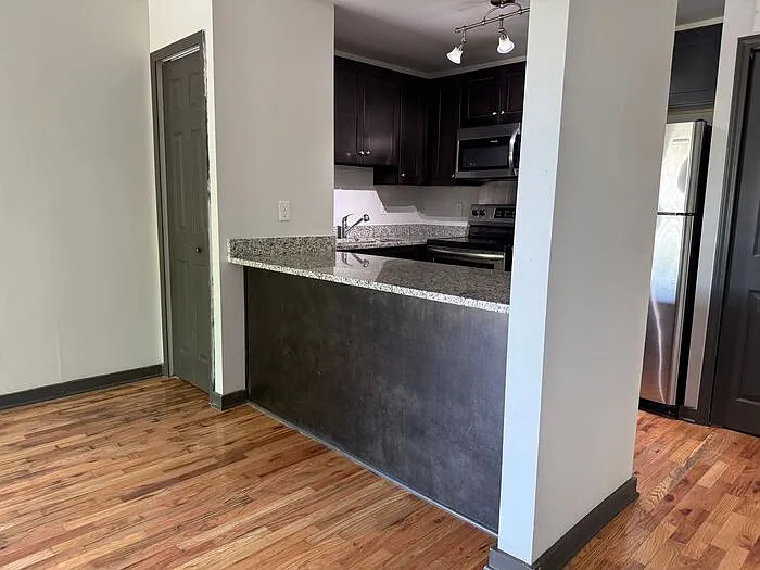 1 bed, 1.0 bath, 600 sqft, $995 — Photo 3