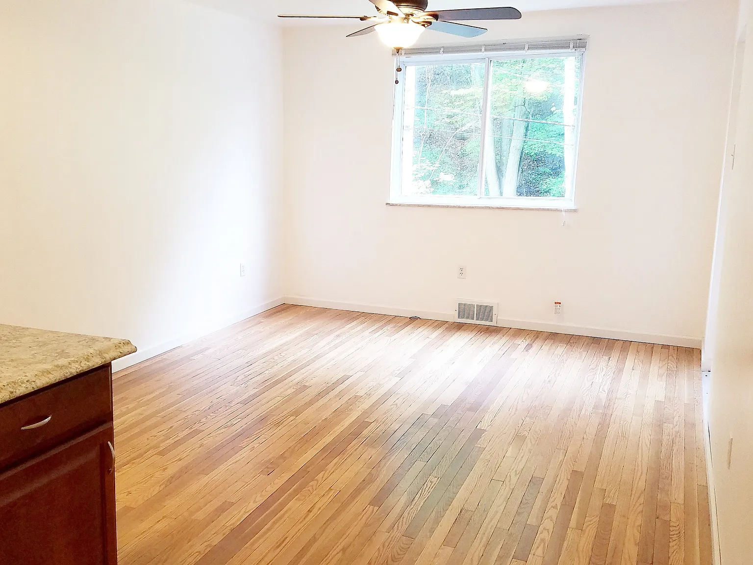 2 bed, 650 sqft, $1,015 — Photo 4