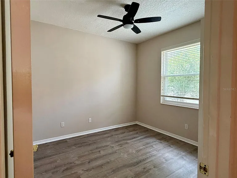 10237 Facet Ct — Photo 28