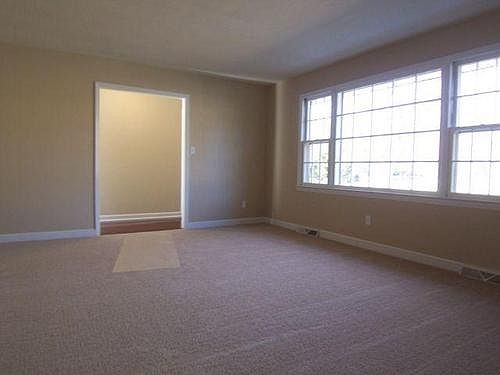 4th image of 63 Cambridge Dr
