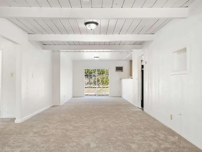 1024 Tyler St — Photo 12