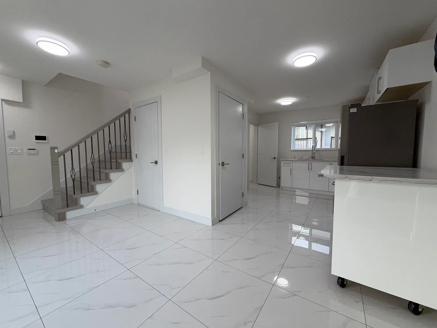 2 bed, 807 sqft, $2,750 — Photo 2
