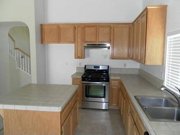 3rd image of 5801 Livorno Way
