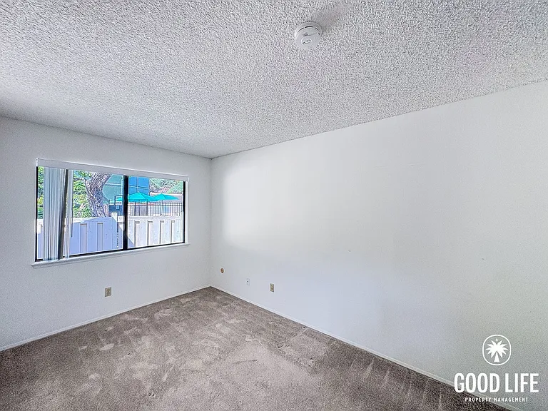 4711 Amberwood Ct — Photo 11