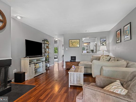 5th image of 231 Summit House