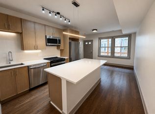 1902 W Pratt Blvd #C-1, Chicago, IL 60626