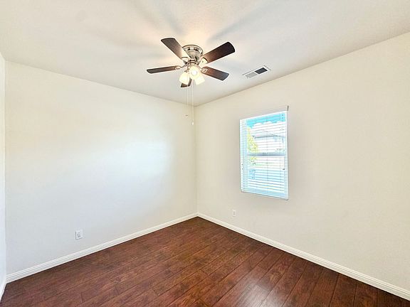 3rd image of 33205 Gypsum St