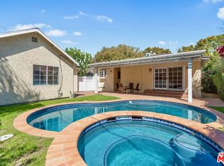 14024 Peach Grove St, Sherman Oaks, CA 91423