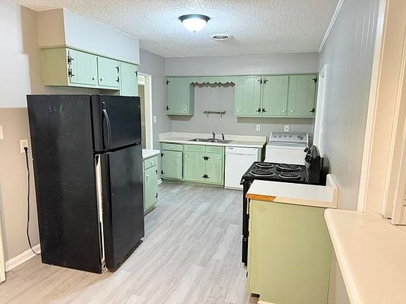 5th image of 3815 Tessland Rd