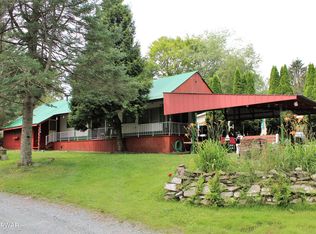 101 Springbrook Ln, Greentown, PA 18426