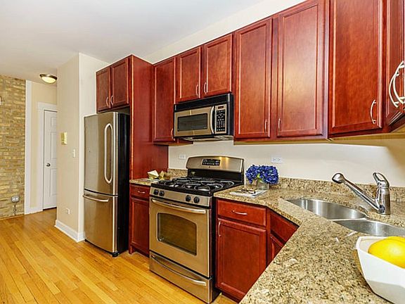 4th image of 4938 N Winthrop Ave APT 2W