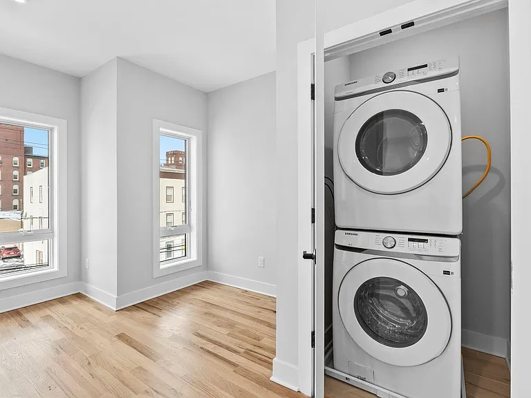 441 John St #2 — Photo 19
