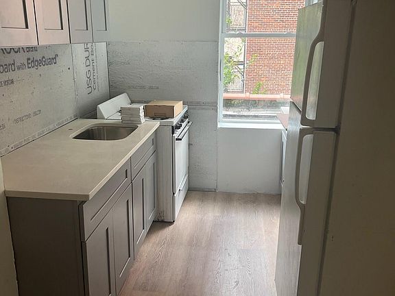 5th image of 1133 Vyse Ave APT 2