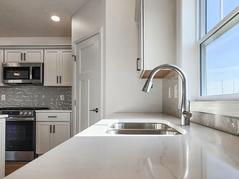 2503 Treeline Dr — Photo 11