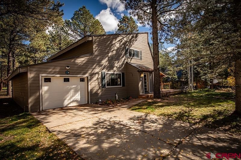 1st image of 64 Fairway Pl
