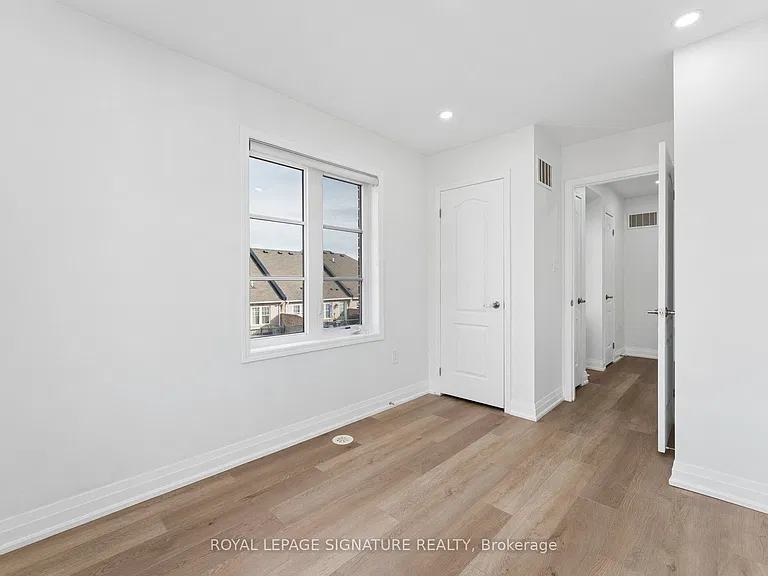 122 Baycliffe Cres — Photo 37