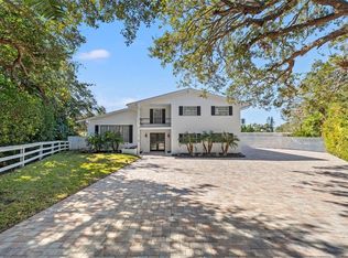 1 Gallinule Pl, Belleair, FL 33756