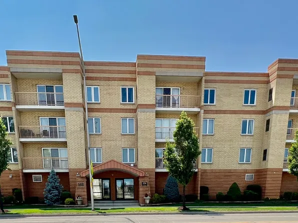 4700 N Harlem Ave APT 308, Harwood Heights, IL 60706