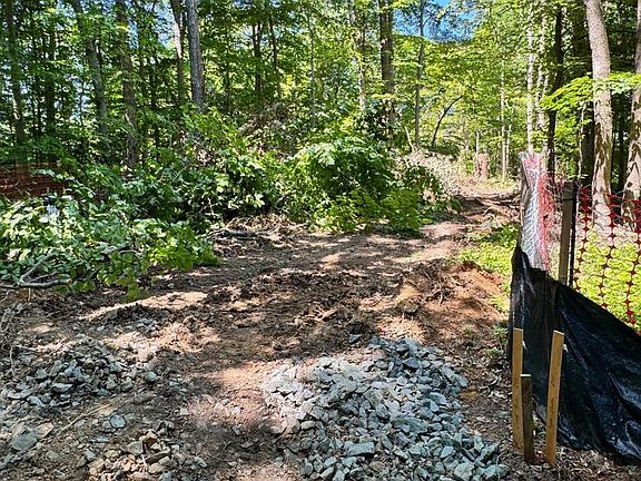 5th image of Edge Creek Ln
