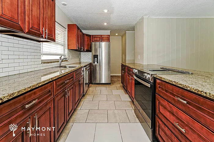 1513 S Mellonville Ave — Photo 6